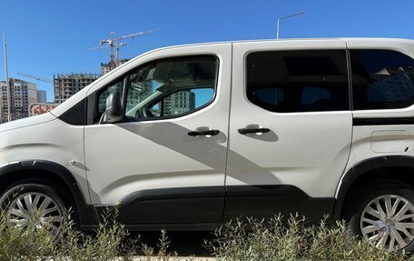 Peugeot Rifter I, 2019 год, 1 740 000 рублей, 5 фотография