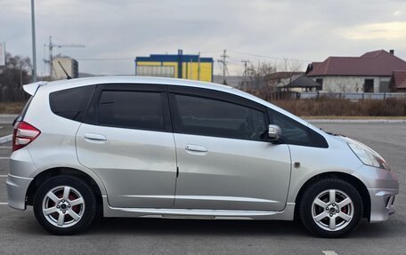 Honda Fit III, 2010 год, 830 000 рублей, 5 фотография