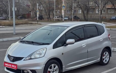 Honda Fit III, 2010 год, 830 000 рублей, 2 фотография