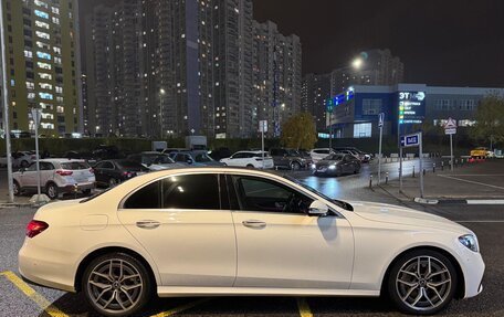 Mercedes-Benz E-Класс, 2020 год, 3 900 000 рублей, 4 фотография