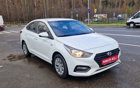 Hyundai Solaris II рестайлинг, 2017 год, 970 000 рублей, 1 фотография