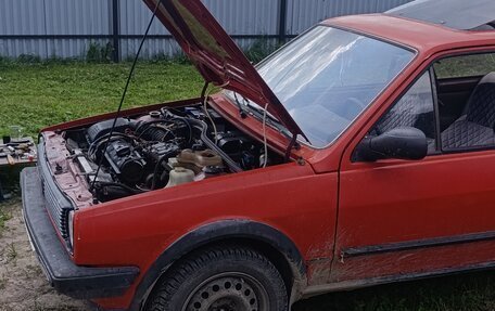 Volkswagen Polo III рестайлинг, 1987 год, 100 000 рублей, 6 фотография