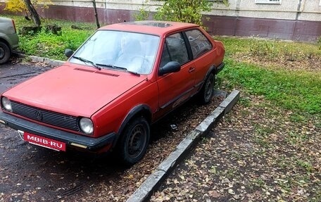 Volkswagen Polo III рестайлинг, 1987 год, 100 000 рублей, 2 фотография