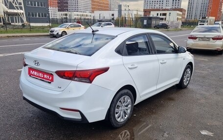Hyundai Solaris II рестайлинг, 2017 год, 970 000 рублей, 5 фотография