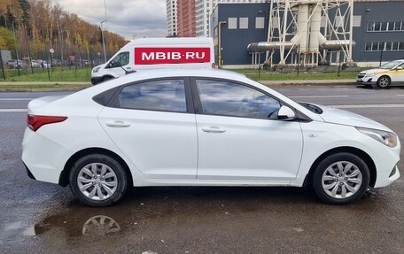 Hyundai Solaris II рестайлинг, 2017 год, 970 000 рублей, 2 фотография