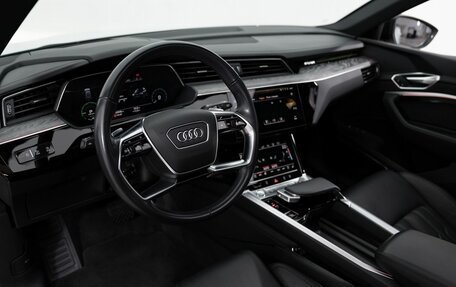 Audi e-tron I, 2020 год, 4 749 000 рублей, 15 фотография