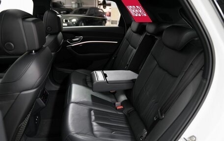 Audi e-tron I, 2020 год, 4 749 000 рублей, 18 фотография