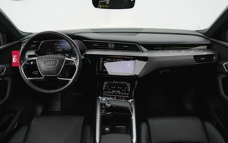 Audi e-tron I, 2020 год, 4 749 000 рублей, 27 фотография