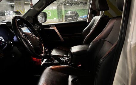 Toyota Land Cruiser Prado 150 рестайлинг 2, 2017 год, 5 700 000 рублей, 7 фотография