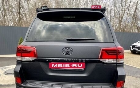 Toyota Land Cruiser 200, 2016 год, 7 990 000 рублей, 6 фотография