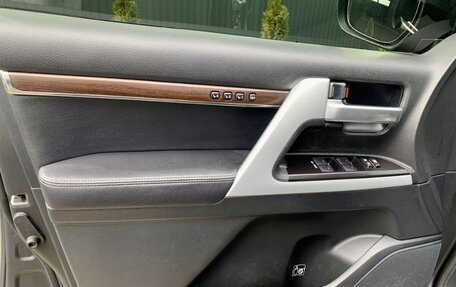 Toyota Land Cruiser 200, 2016 год, 7 990 000 рублей, 25 фотография