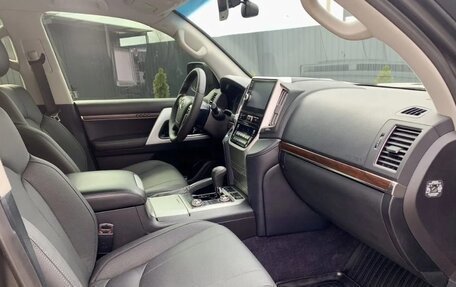 Toyota Land Cruiser 200, 2016 год, 7 990 000 рублей, 17 фотография