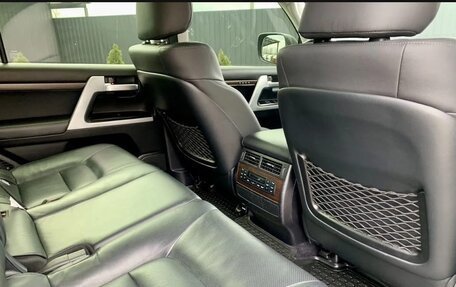 Toyota Land Cruiser 200, 2016 год, 7 990 000 рублей, 20 фотография