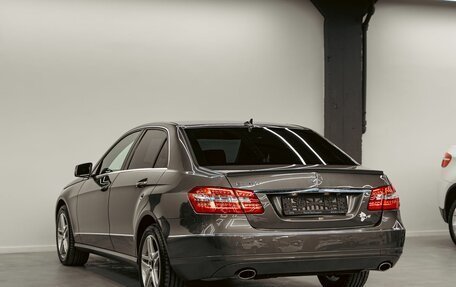 Mercedes-Benz E-Класс, 2011 год, 1 355 000 рублей, 5 фотография