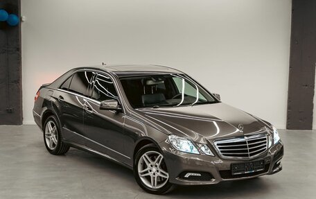 Mercedes-Benz E-Класс, 2011 год, 1 355 000 рублей, 4 фотография