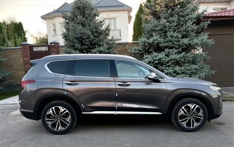 Hyundai Santa Fe IV, 2018 год, 1 850 000 рублей, 3 фотография