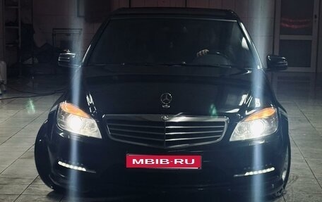 Mercedes-Benz C-Класс, 2011 год, 1 100 000 рублей, 1 фотография