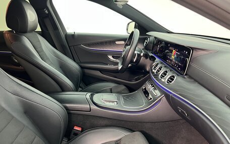 Mercedes-Benz E-Класс, 2021 год, 4 500 000 рублей, 12 фотография