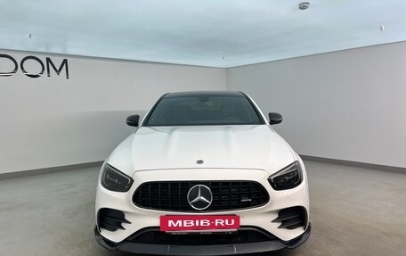 Mercedes-Benz E-Класс, 2021 год, 4 500 000 рублей, 3 фотография