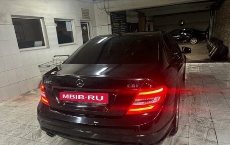 Mercedes-Benz C-Класс, 2011 год, 1 100 000 рублей, 4 фотография