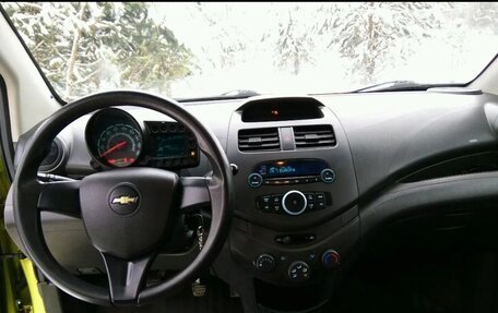 Chevrolet Spark III, 2011 год, 550 000 рублей, 2 фотография