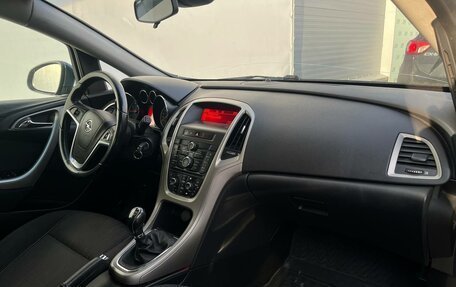 Opel Astra J, 2010 год, 550 000 рублей, 17 фотография