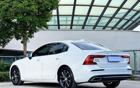 Volvo S60 III, 2022 год, 2 390 000 рублей, 4 фотография