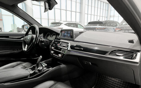 BMW 5 серия, 2018 год, 3 199 000 рублей, 13 фотография