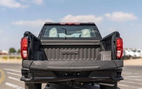 GMC Sierra, 2024 год, 5 530 000 рублей, 3 фотография