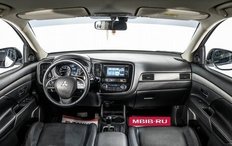 Mitsubishi Outlander III рестайлинг 3, 2013 год, 1 520 000 рублей, 8 фотография