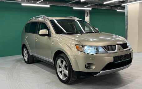 Mitsubishi Outlander III рестайлинг 3, 2007 год, 970 000 рублей, 2 фотография
