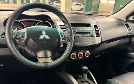 Mitsubishi Outlander III рестайлинг 3, 2007 год, 970 000 рублей, 18 фотография