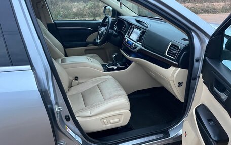 Toyota Highlander III, 2015 год, 2 200 000 рублей, 7 фотография