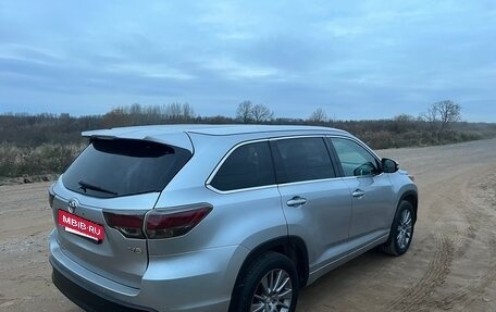 Toyota Highlander III, 2015 год, 2 200 000 рублей, 4 фотография