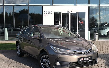 Toyota Corolla, 2018 год, 2 040 000 рублей, 3 фотография