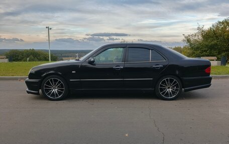 Mercedes-Benz E-Класс, 1999 год, 450 000 рублей, 4 фотография