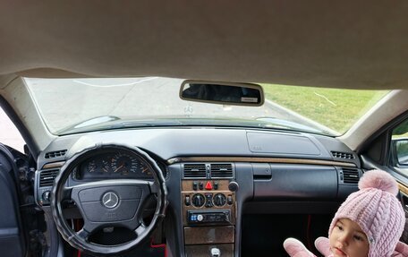 Mercedes-Benz E-Класс, 1999 год, 450 000 рублей, 10 фотография