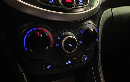 Hyundai Solaris II рестайлинг, 2012 год, 850 000 рублей, 12 фотография