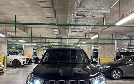 Toyota Land Cruiser Prado 150 рестайлинг 2, 2018 год, 5 300 000 рублей, 1 фотография