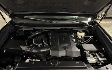 Toyota Land Cruiser Prado 150 рестайлинг 2, 2018 год, 5 300 000 рублей, 15 фотография