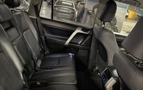 Toyota Land Cruiser Prado 150 рестайлинг 2, 2018 год, 5 300 000 рублей, 8 фотография