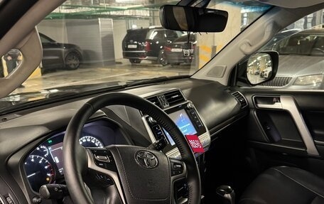 Toyota Land Cruiser Prado 150 рестайлинг 2, 2018 год, 5 300 000 рублей, 6 фотография