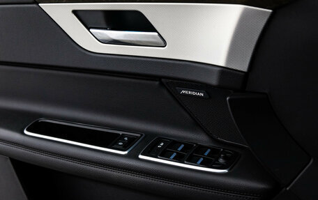 Jaguar XF II, 2016 год, 2 100 000 рублей, 19 фотография