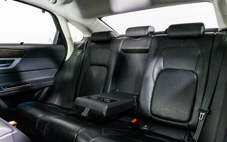 Jaguar XF II, 2016 год, 2 100 000 рублей, 27 фотография