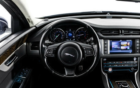 Jaguar XF II, 2016 год, 2 100 000 рублей, 14 фотография