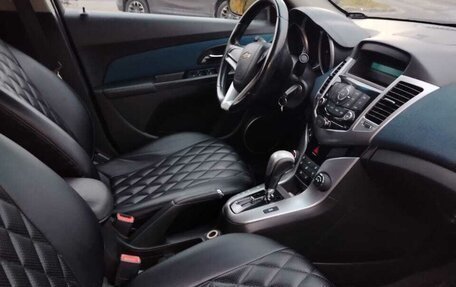 Chevrolet Cruze II, 2011 год, 695 000 рублей, 9 фотография