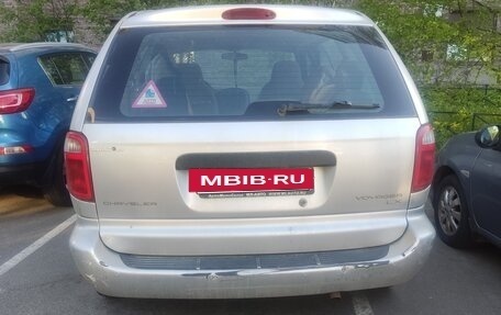 Chrysler Voyager IV, 2002 год, 250 000 рублей, 2 фотография