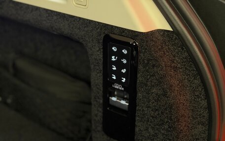 Land Rover Range Rover IV рестайлинг, 2023 год, 25 000 000 рублей, 24 фотография