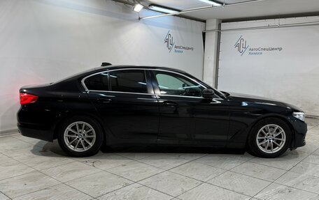 BMW 5 серия, 2019 год, 2 299 800 рублей, 15 фотография
