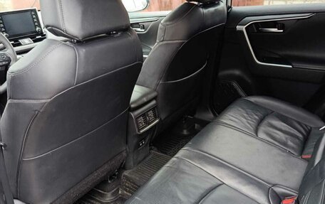 Toyota RAV4, 2021 год, 2 580 000 рублей, 7 фотография